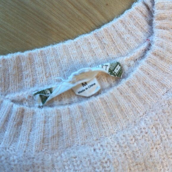 Chelsea and violet pink ruffle sweater - Picture 3 of 6